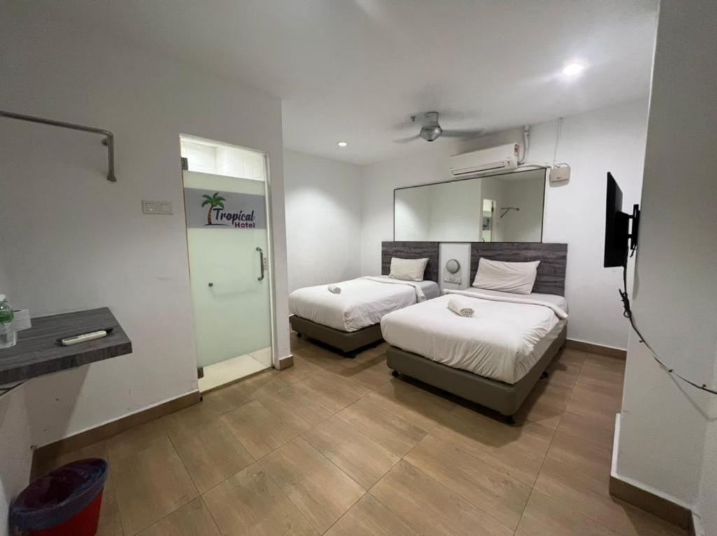 Tropical Hotel Kota Damansara 페탈링자야 외부 사진