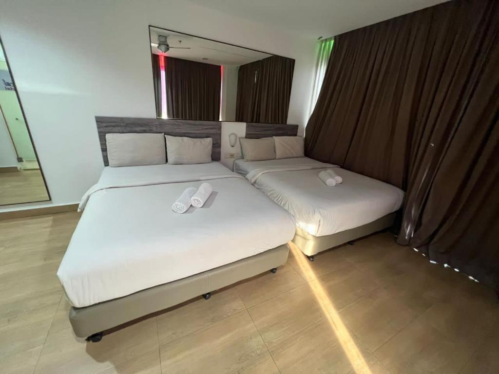 Tropical Hotel Kota Damansara 페탈링자야 외부 사진